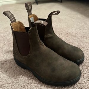 NEW 585 Blundstone Women’s Classics Chelsea Boots Rustic Brown size US 7 / AU 4